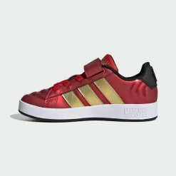 adidas Sneaker<· MARVEL AVENGERS GRAND COURT Better Scarlet / Matte Gold / Core Black