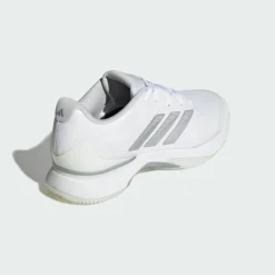 adidas Tennis<· Avacourt 3 Clay Tennisschuh Cloud White / Silver Metallic / Dash Grey
