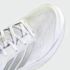 adidas Tennis<· Avacourt 3 Clay Tennisschuh Cloud White / Silver Metallic / Dash Grey