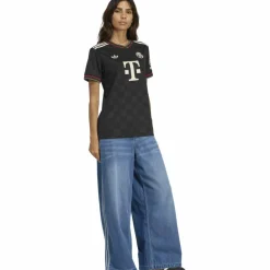 Discount · FC Bayern München 25/26 Ausweich Damen Fußball|Fußball