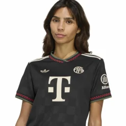 Discount · FC Bayern München 25/26 Ausweich Damen Fußball|Fußball