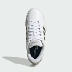 adidas Sneaker<· GRAND COURT3.0 SCHUH Cloud White / Cyber Metallic / Cloud White