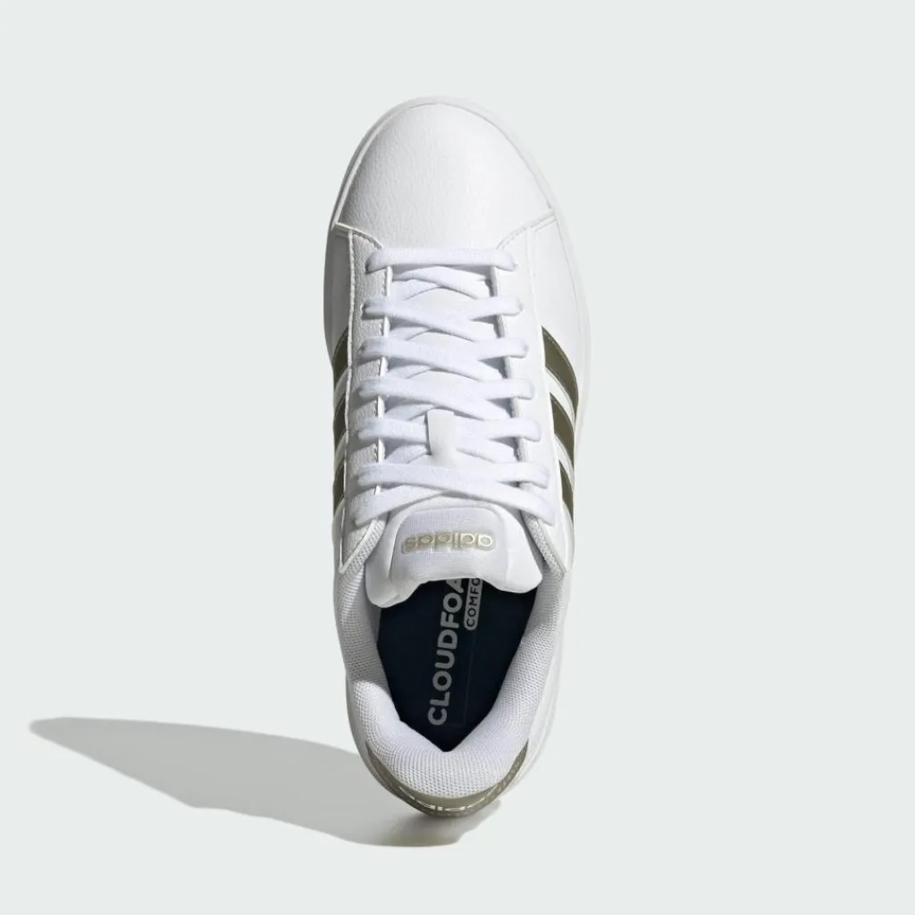 adidas Sneaker<· GRAND COURT3.0 SCHUH Cloud White / Cyber Metallic / Cloud White