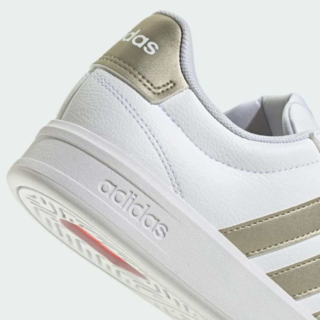 adidas Sneaker<· GRAND COURT3.0 SCHUH Cloud White / Cyber Metallic / Cloud White