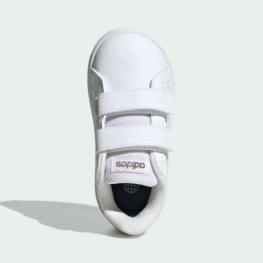 adidas Sneaker<· Grand Court Lifestyle Court Hook and Cloud White / Iridescent / Cloud White