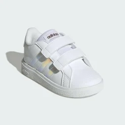 adidas Sneaker<· Grand Court Lifestyle Court Hook and Cloud White / Iridescent / Cloud White