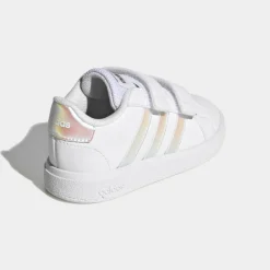 adidas Sneaker<· Grand Court Lifestyle Court Hook and Cloud White / Iridescent / Cloud White