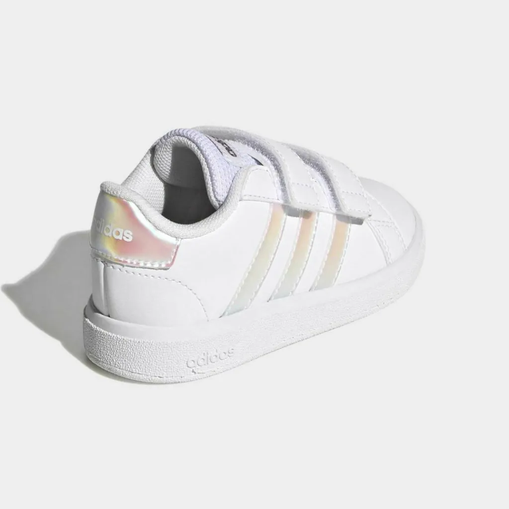 adidas Sneaker<· Grand Court Lifestyle Court Hook and Cloud White / Iridescent / Cloud White