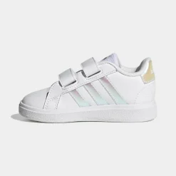 adidas Sneaker<· Grand Court Lifestyle Court Hook and Cloud White / Iridescent / Cloud White