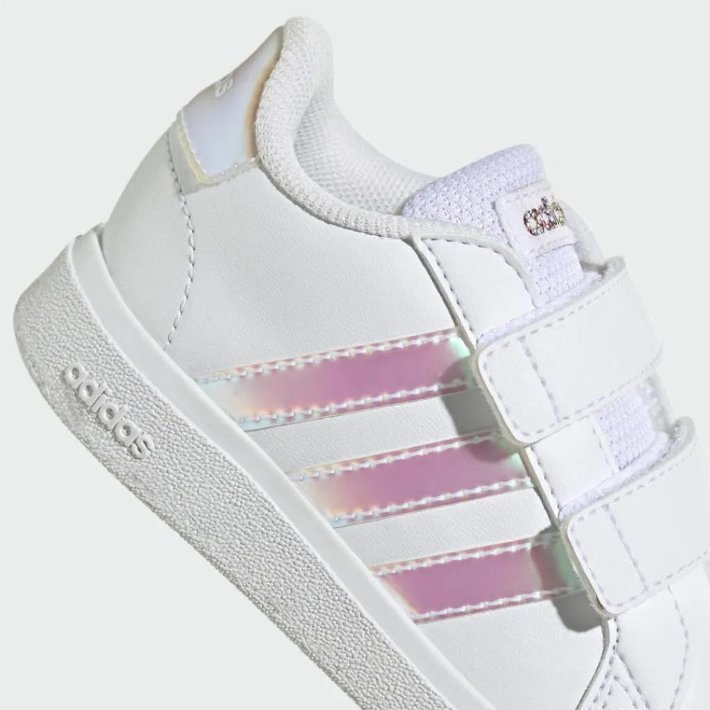 adidas Sneaker<· Grand Court Lifestyle Court Hook and Cloud White / Iridescent / Cloud White