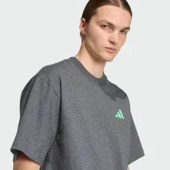 Sale · Mercedes - AMG Petronas Formula One Herren Tops & Tanks