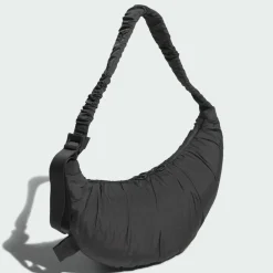 Online · MUST HAVES SCHULTERTASCHE Sporttaschen
