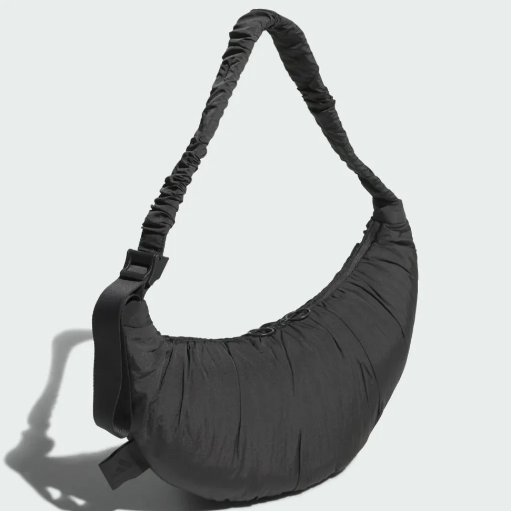 Online · MUST HAVES SCHULTERTASCHE Sporttaschen