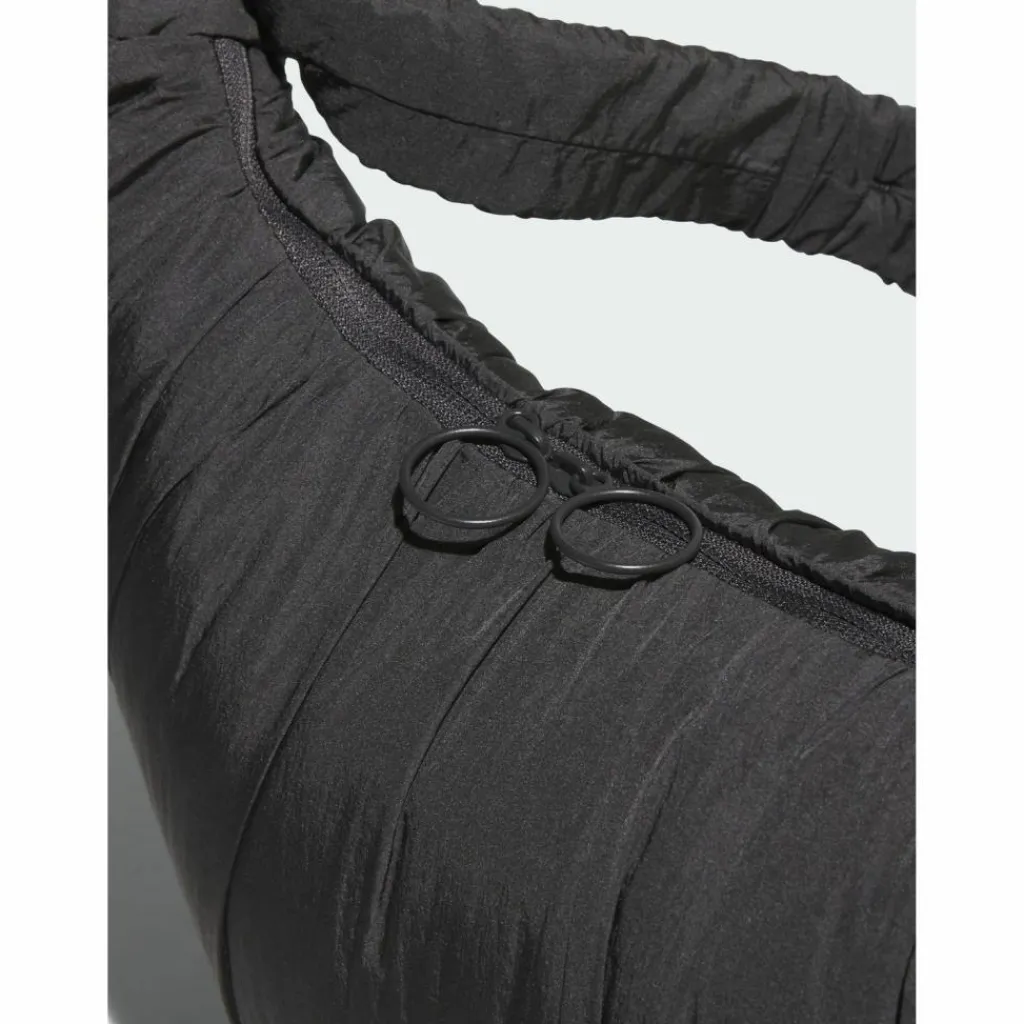 Online · MUST HAVES SCHULTERTASCHE Sporttaschen