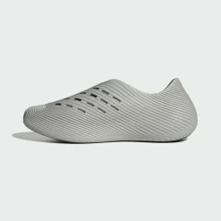 adidas Schwimmen|Badeschuhe<· PURECHILL SLIDES Grey Two / Grey One / Core Black