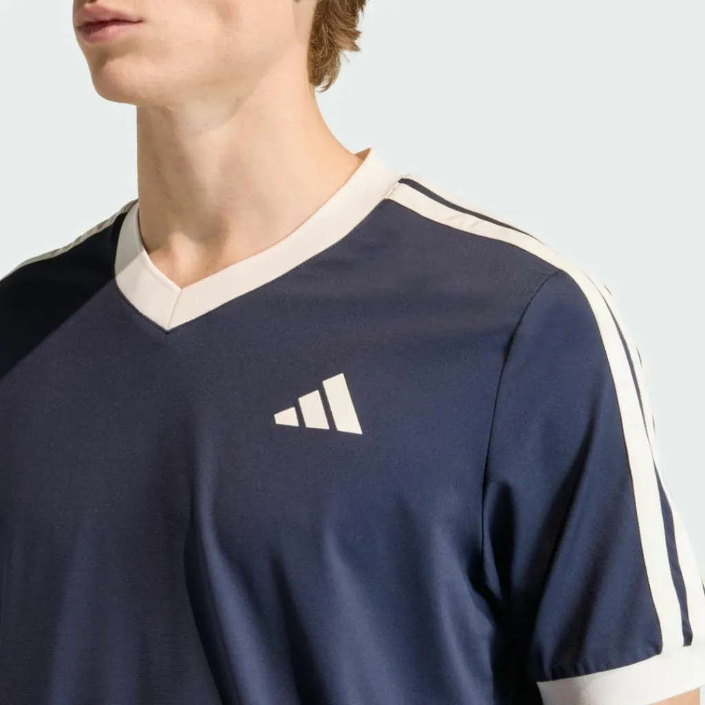 adidas Tennis<· TENNIS CLASSICS T-SHIRT Legend Ink