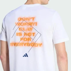 Outlet · TENNIS CLAY IS NOT T-SHIRT MIT GRAFIK Herren Tennis