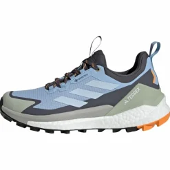 adidas Wanderschuhe<· Terrex Free Hiker 2.0 Low Gore-Tex Glow Blue / Crystal Sky / Aurora Onix