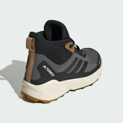 adidas Winterschuhe|Boots & Stiefel<· Terrex Trailmaker 2 Mid Rain.Rdy Grey Six / Core Black / Bronze Strata