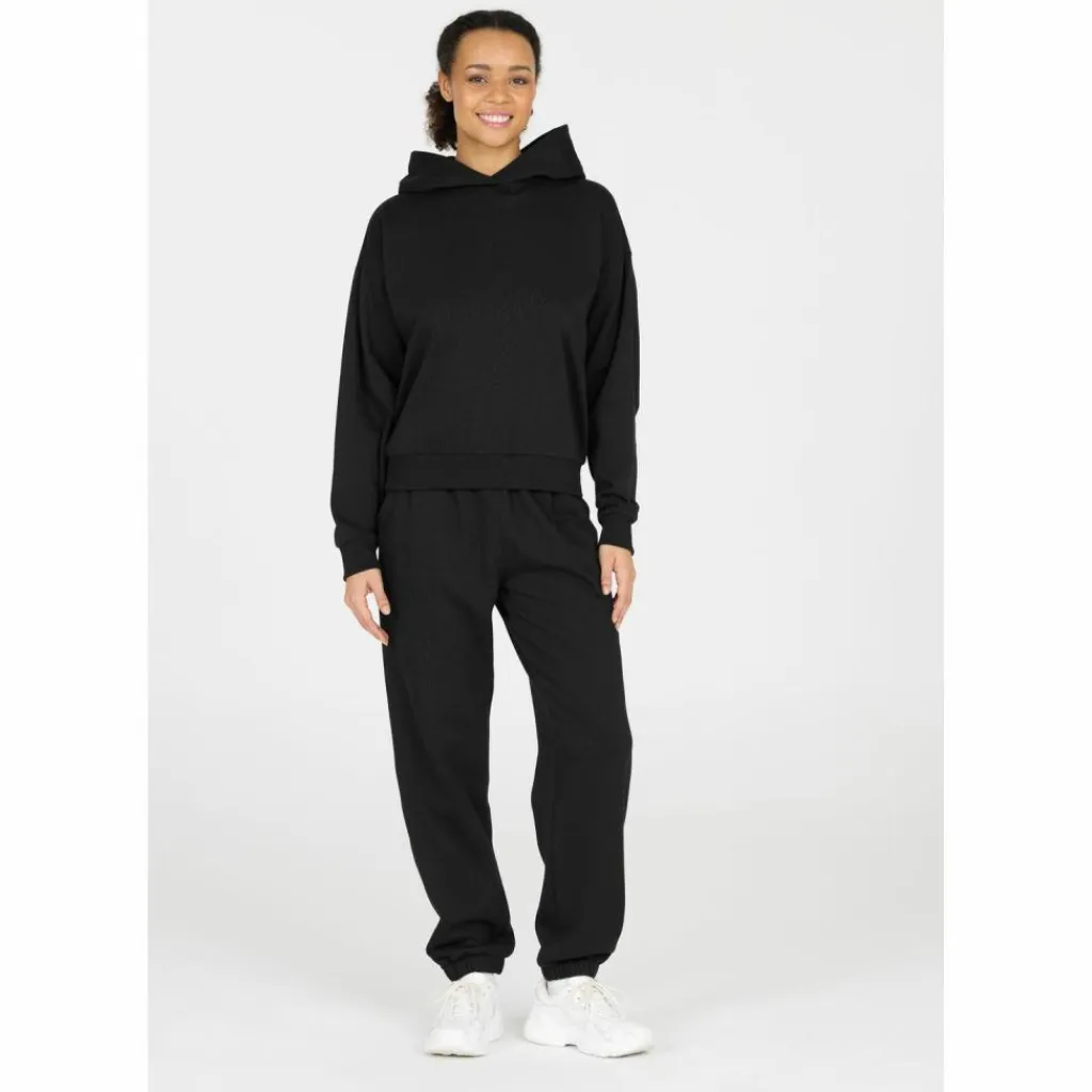 Athlecia Pullover & Sweats<· Carmen 1001 Black