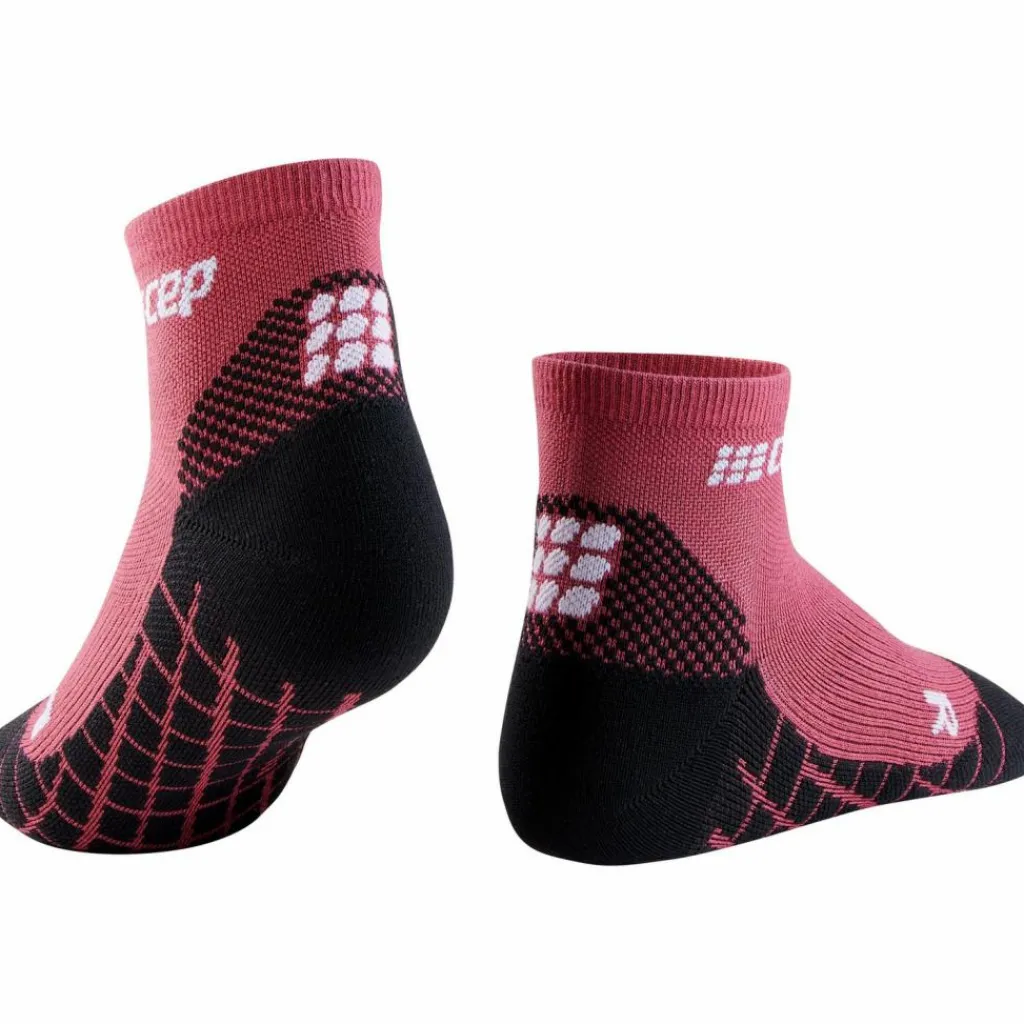 CEP Socken<· LIGHT MERINO HIKING COMPRESSION SOCKS berry