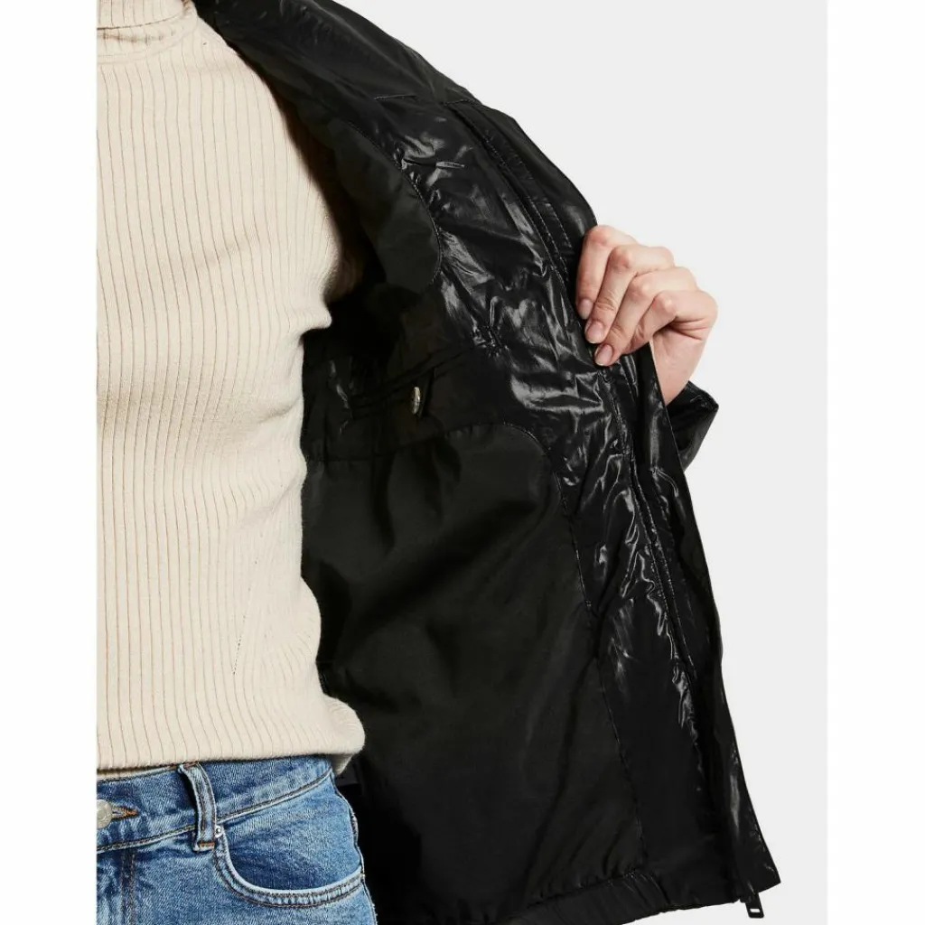 New · Amela Damen Urban Outdoor