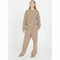 Hot · Clairen Kinder Pullover & Sweats