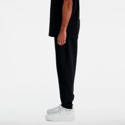 NEW BALANCE Streetwear|Hosen<· Sport Essentials black