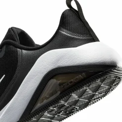 Nike Fitnessschuhe<· AIR ZOOM BELLA 7 black-white-black