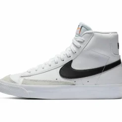 Nike Sneaker<· BLAZER 77 white-black-total orange