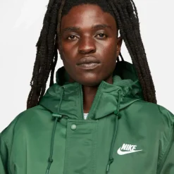Nike Winterjacken|Mäntel<· Club Stadium fir-white