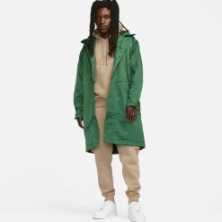 Nike Winterjacken|Mäntel<· Club Stadium fir-white