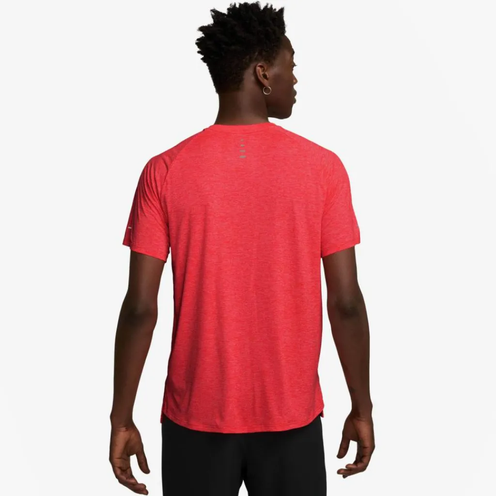 Nike Training|Shirts<· DFADV STRIDE lt crimson-reflective silv