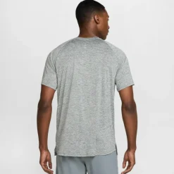 Nike Training|Laufen<· DFADV STRIDE smoke grey-htr-reflective silv