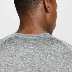 Nike Training|Laufen<· DFADV STRIDE smoke grey-htr-reflective silv