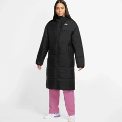 Nike Mäntel<· Essentials black-white