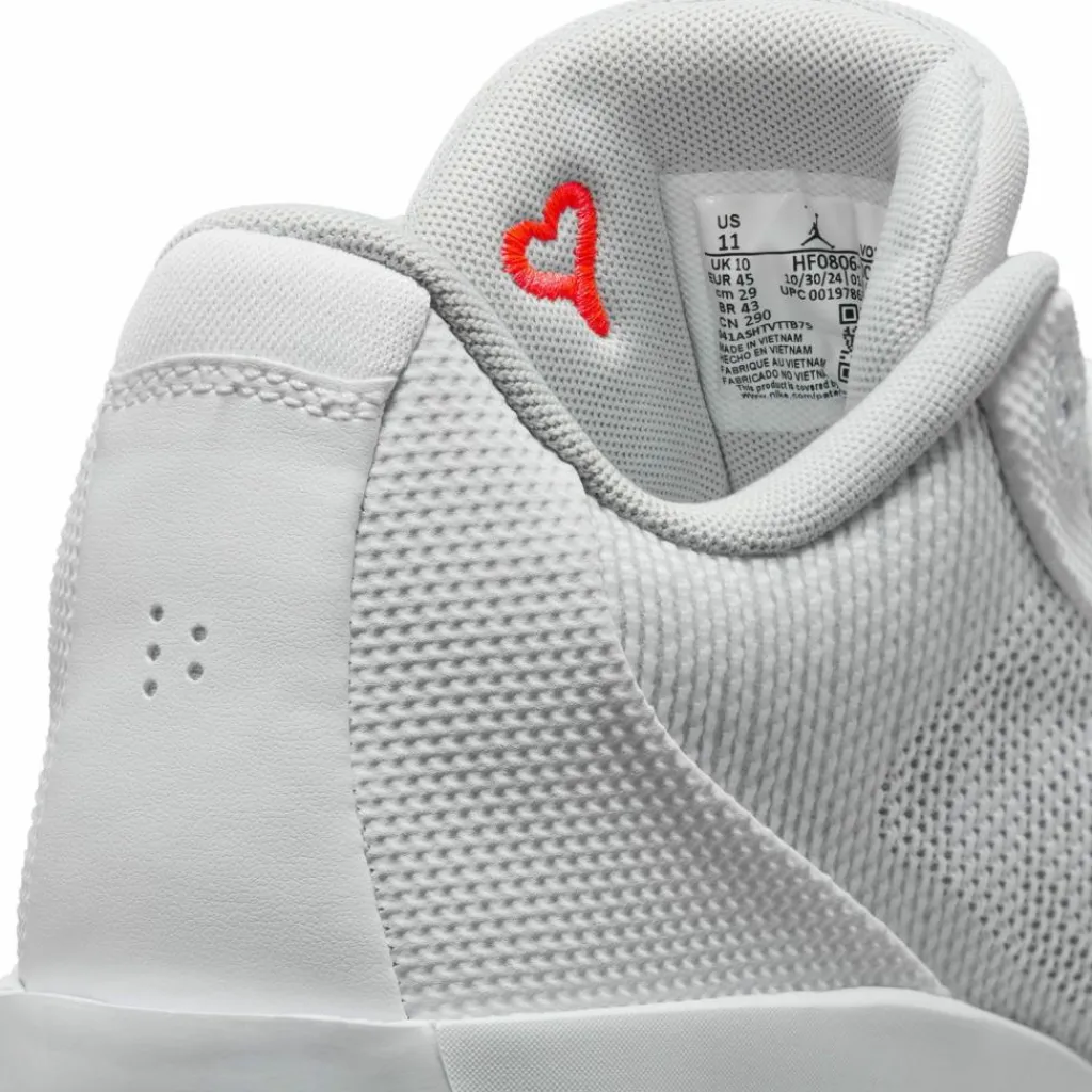 Nike Basketball|Basketball<· LUKA .77 white-grey fog