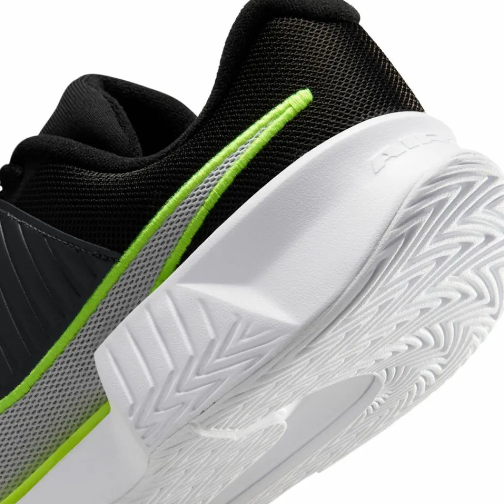 Nike Tennis<· M ZOOM GP CHALLENGE PRO HC black-white-anthracite-volt