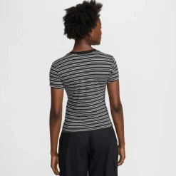 Nike Shirts<· NSW black-striped