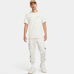 Nike Loungewear<· NSW light orewood brown-white