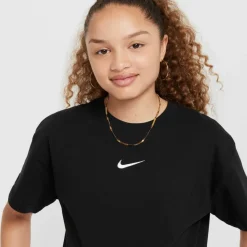 Nike Shirts<· NSW Essentials black