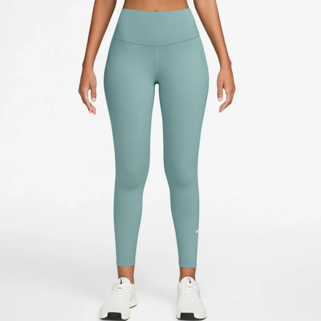 Nike Training<· ONE cannon
