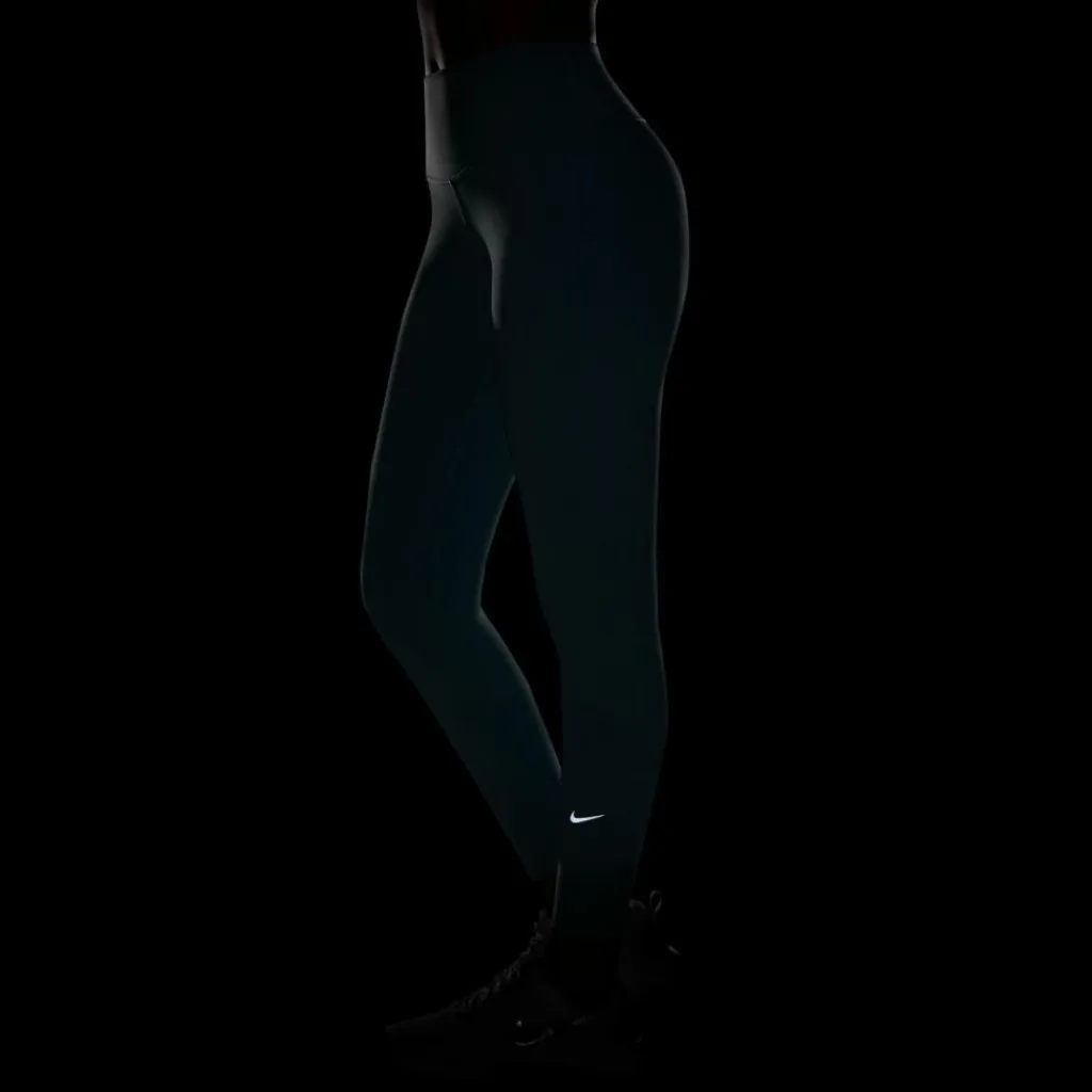 Nike Training<· ONE cannon