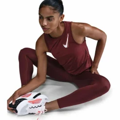 Sale · One Swoosh Damen Tops & Tanks
