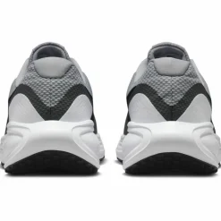 Sale · REVOLUTION 8 Herren Laufschuhe