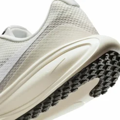Outlet · REVOLUTION 8 Damen Laufschuhe