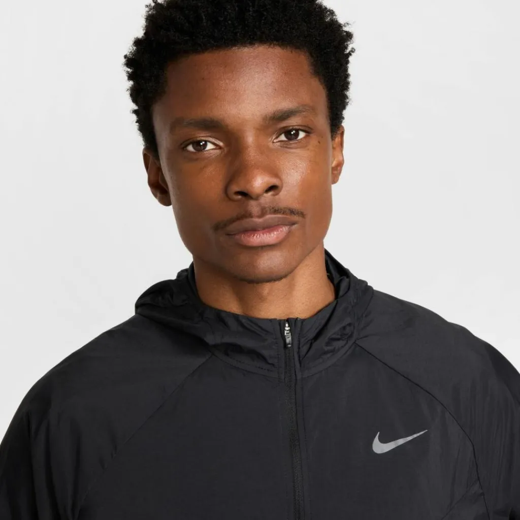 Nike Jacken<· Stride black-black-reflective silv