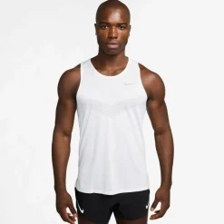 Nike Tops & Tanks<· Stride white-reflective silv