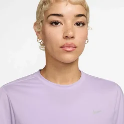 Nike Training|Shirts<· SWIFT violet mist-reflective silv