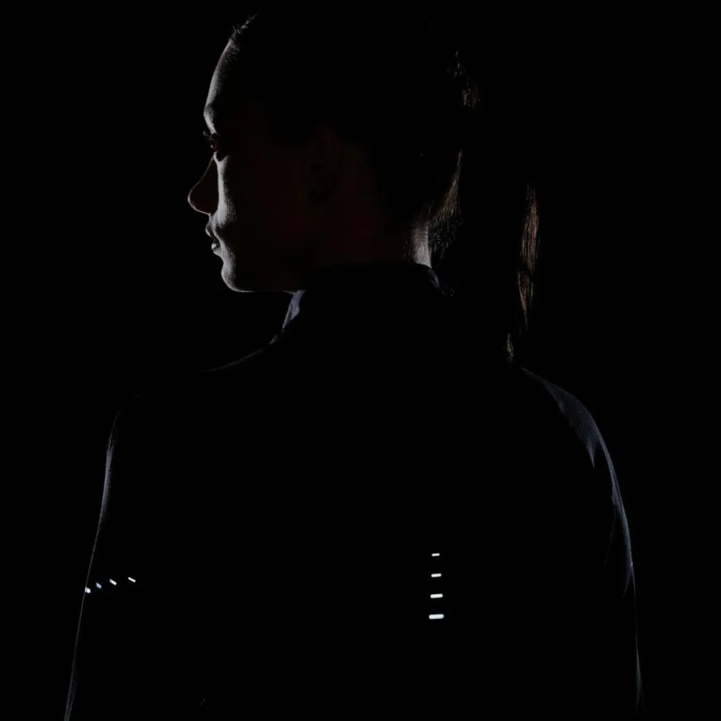 Nike Training|Shirts<· SWIFT black-reflective silv